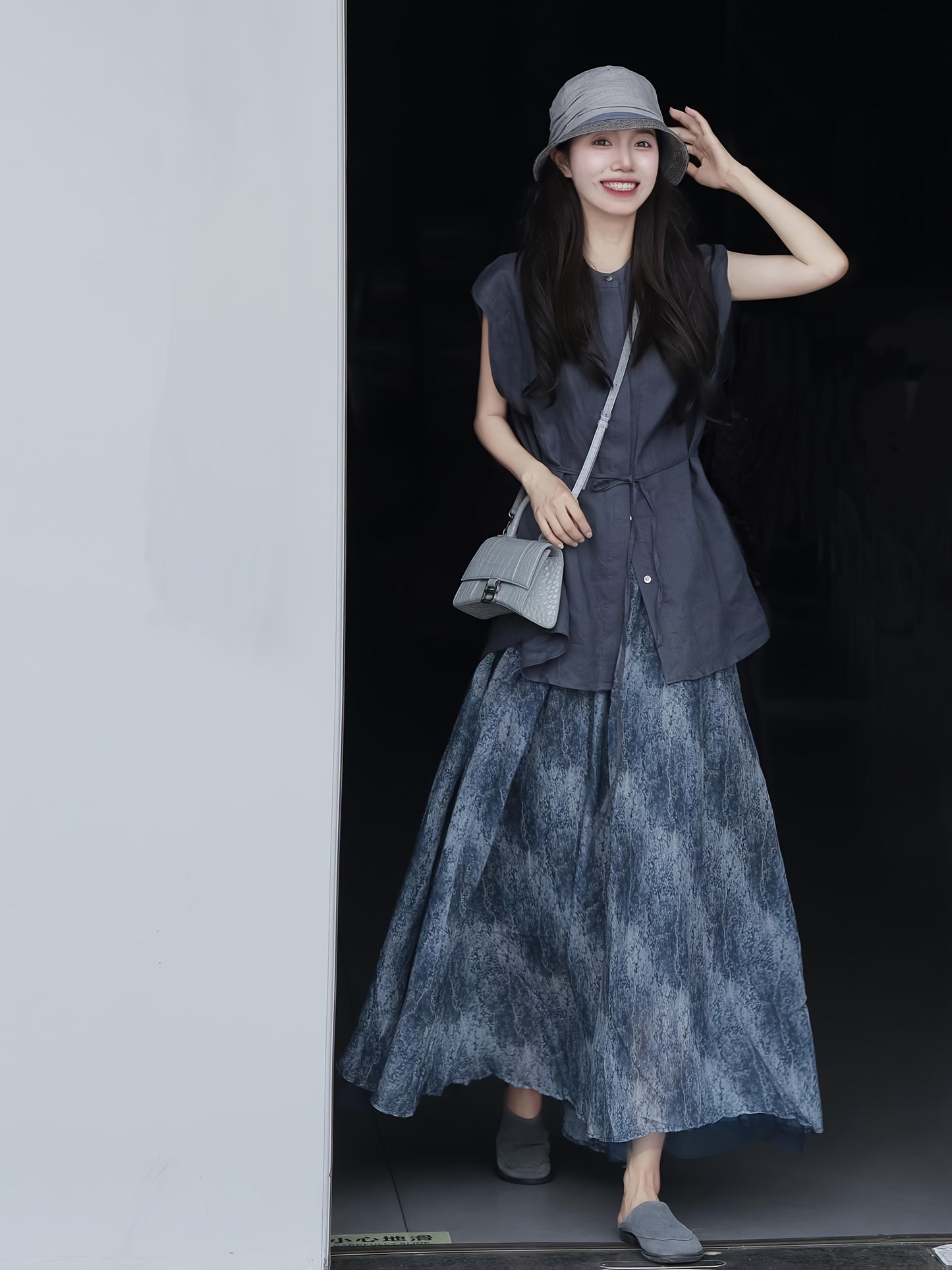 Korean Style Lace-Up Waist Sleeveless Vest Top for Women, New Summer Collection, Solid Color Loose Two-Piece Set with Shirt
