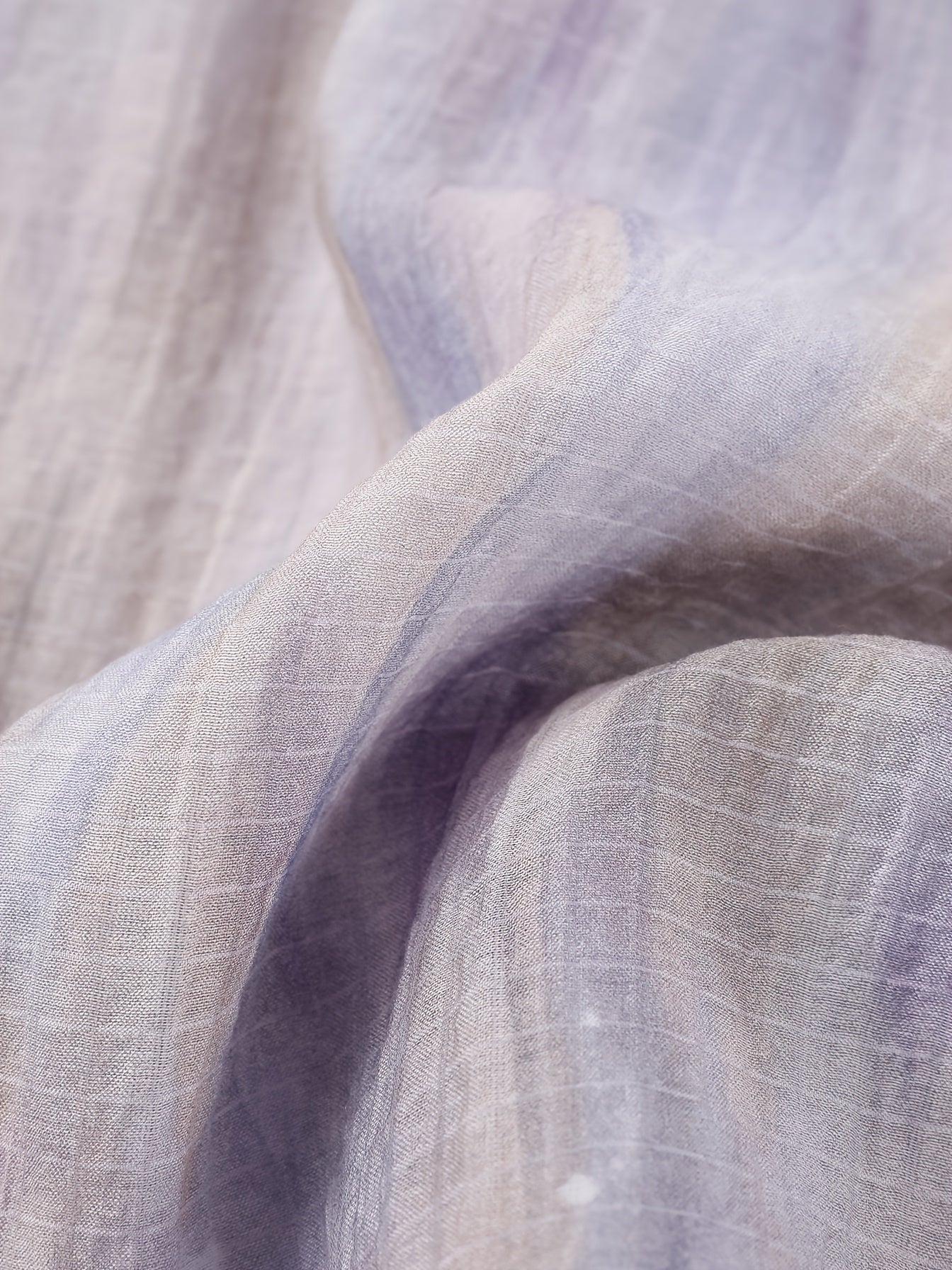 New Arrivals on MOHOMO: a Romantic Design Featuring a Monet Garden Print with Puff Sleeves And Ruffled Edges, Made from Lyocell Material, Perfect for Vacations And Daily Commutes.