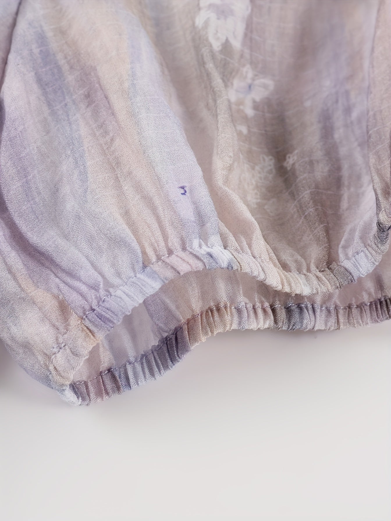 New Arrivals on MOHOMO: a Romantic Design Featuring a Monet Garden Print with Puff Sleeves And Ruffled Edges, Made from Lyocell Material, Perfect for Vacations And Daily Commutes.