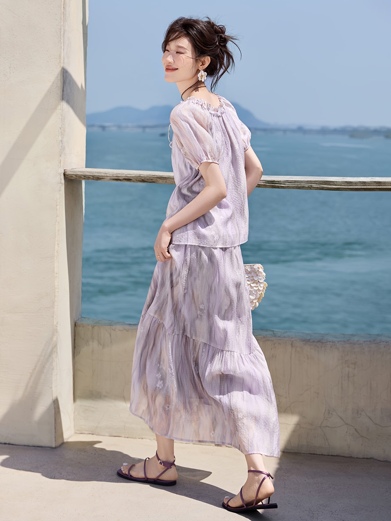 New Arrivals on MOHOMO: a Romantic Design Featuring a Monet Garden Print with Puff Sleeves And Ruffled Edges, Made from Lyocell Material, Perfect for Vacations And Daily Commutes.