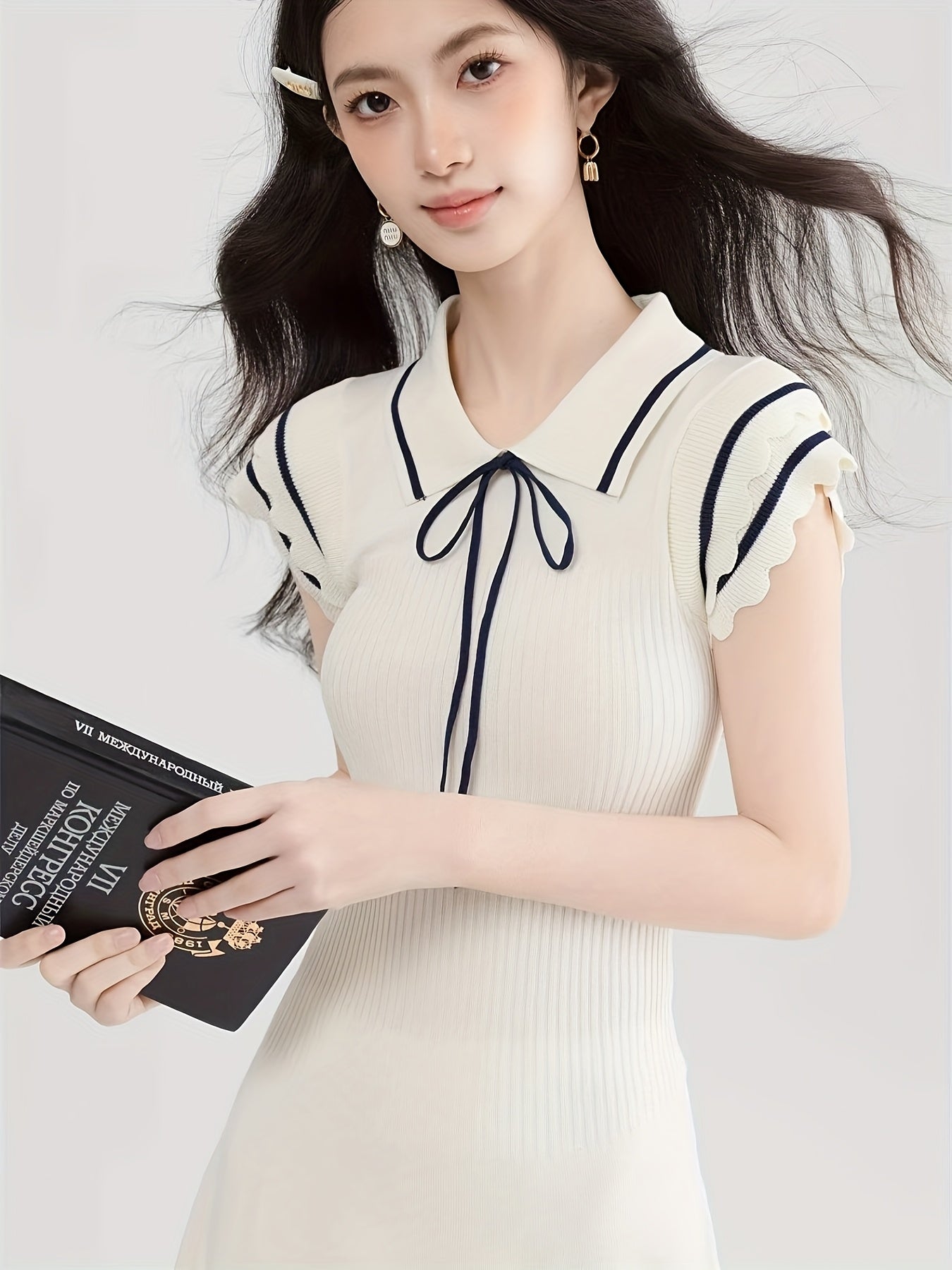 New summer style Women's dress in a pure, soft and preppy style. It has a sweet cinched waist, is versatile, exudes an elegant and slender look with a high - end feel, a short skirt.